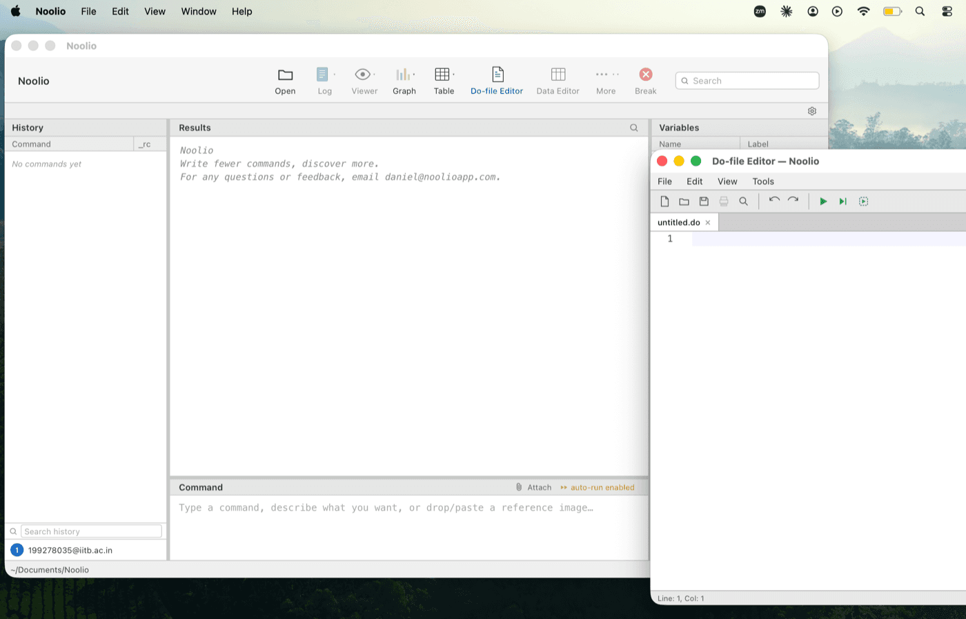 Stata running with the Noolio panel open alongside it